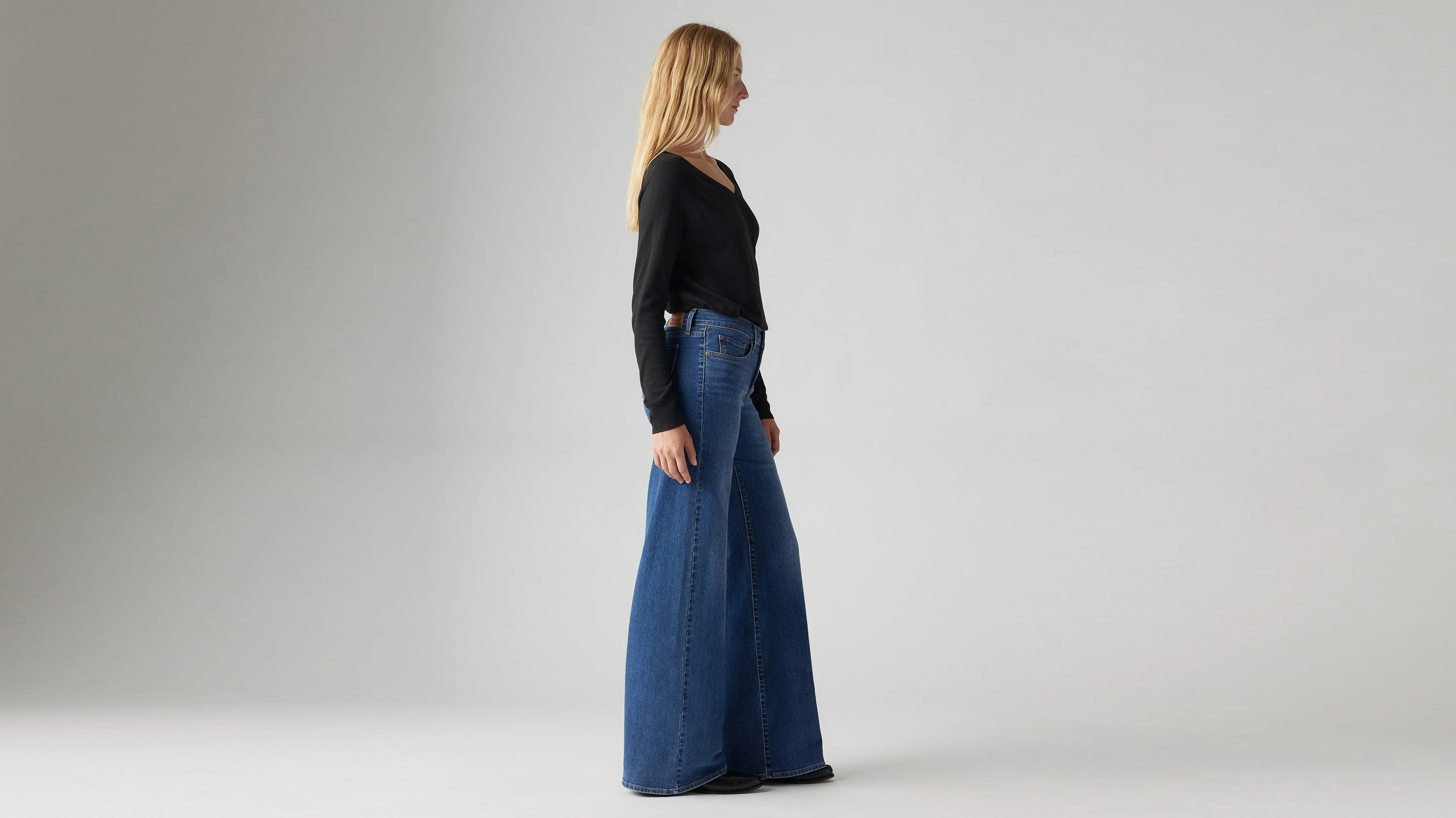 Levi's® Women's 318 Shaping Wide Leg Jeans - Image 3