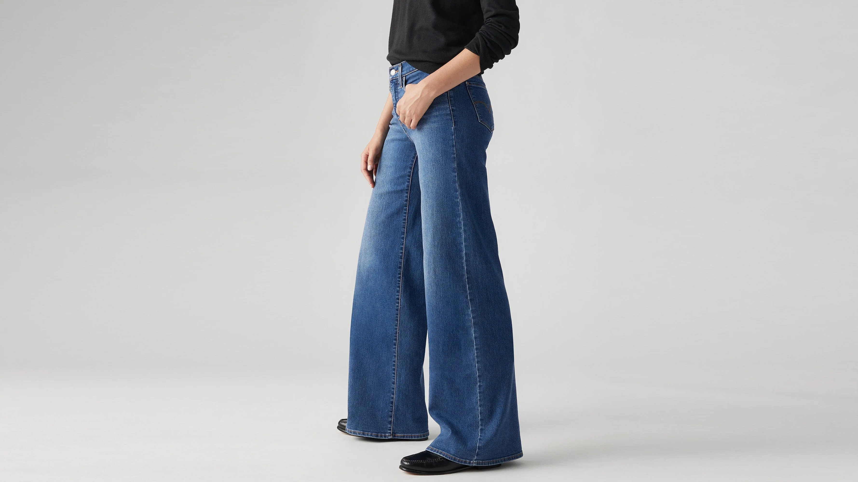 Levi's® Women's 318 Shaping Wide Leg Jeans - Image 5