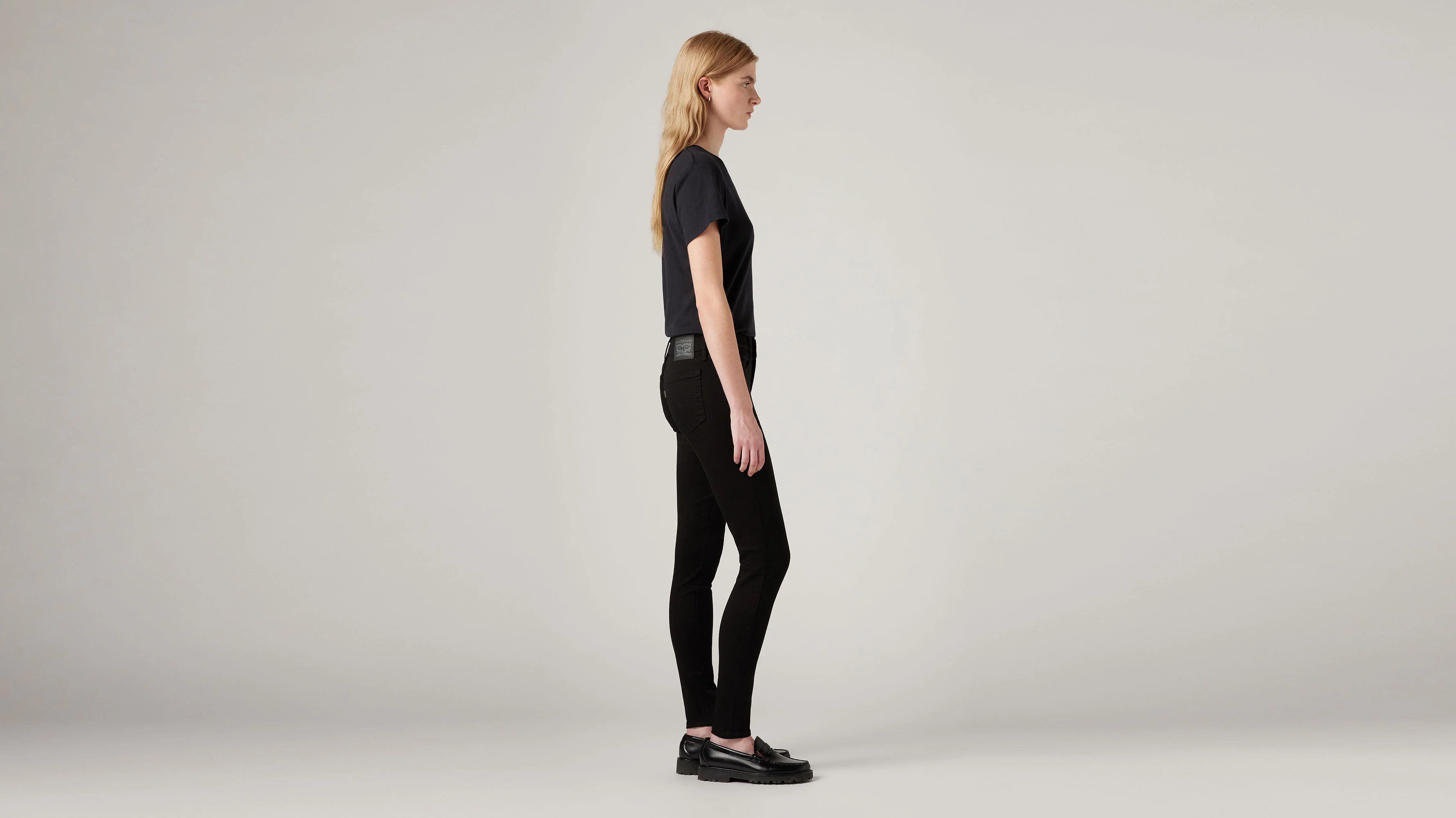 Levi’s® Women's 710 Mid-Rise Super Skinny Jeans - Image 3