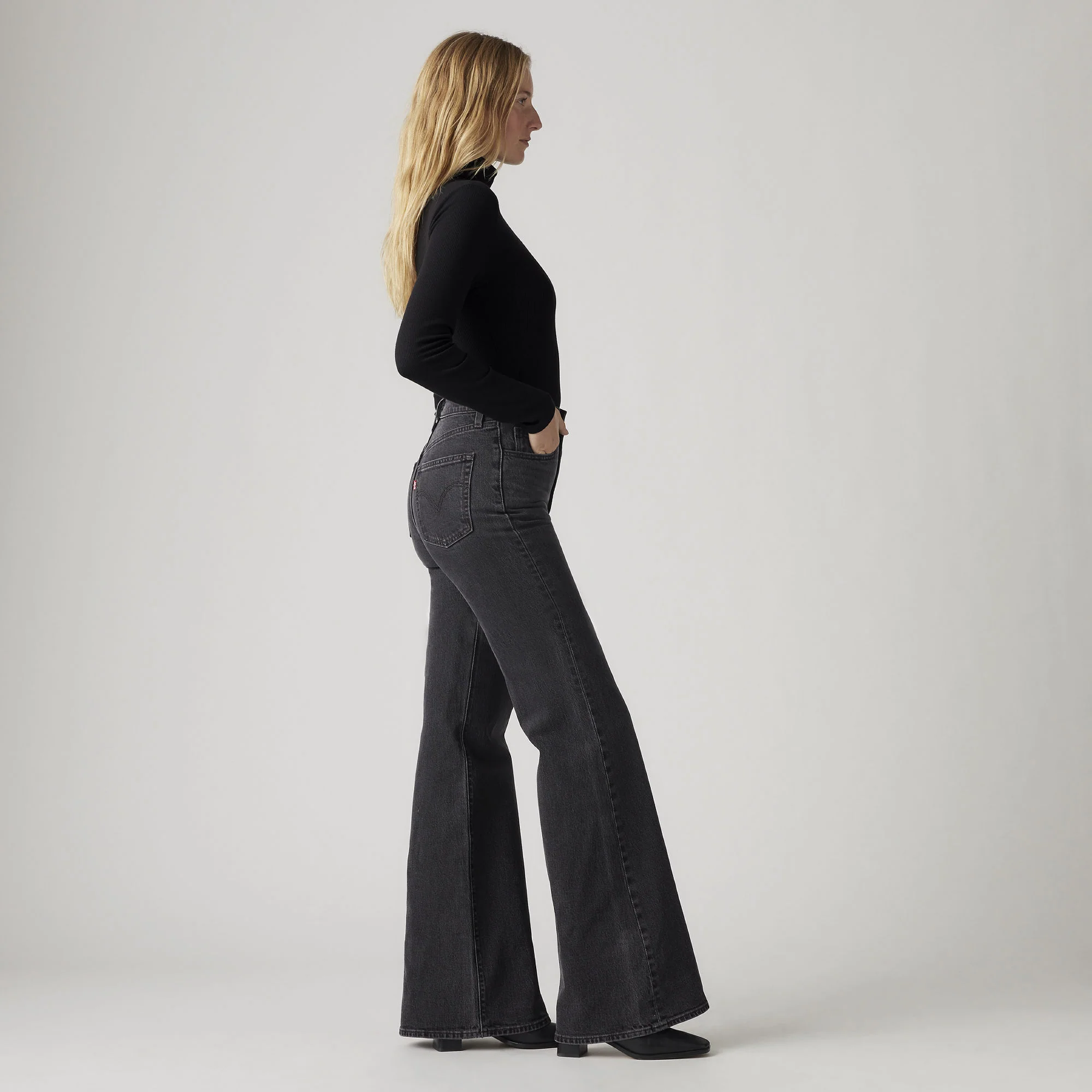 Levi's® Women's Ribcage Bell Jeans - Image 3