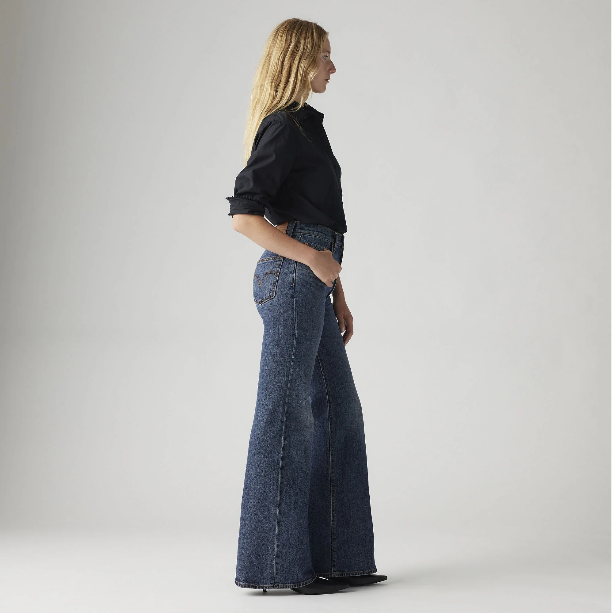 Levi's® Women's Ribcage Bell Jeans - Image 3