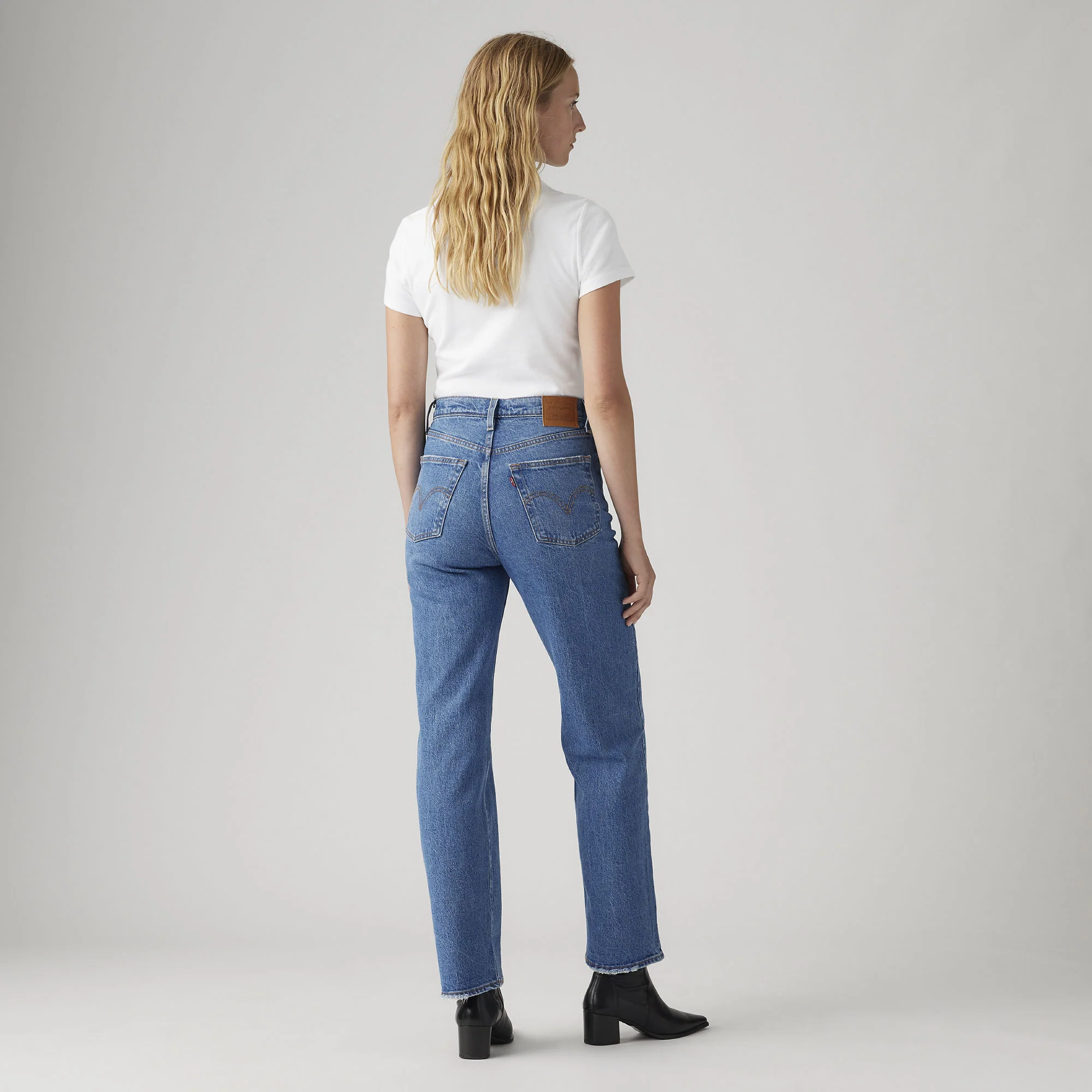 Levi's® Women's Ribcage Straight Ankle Jeans - Image 4