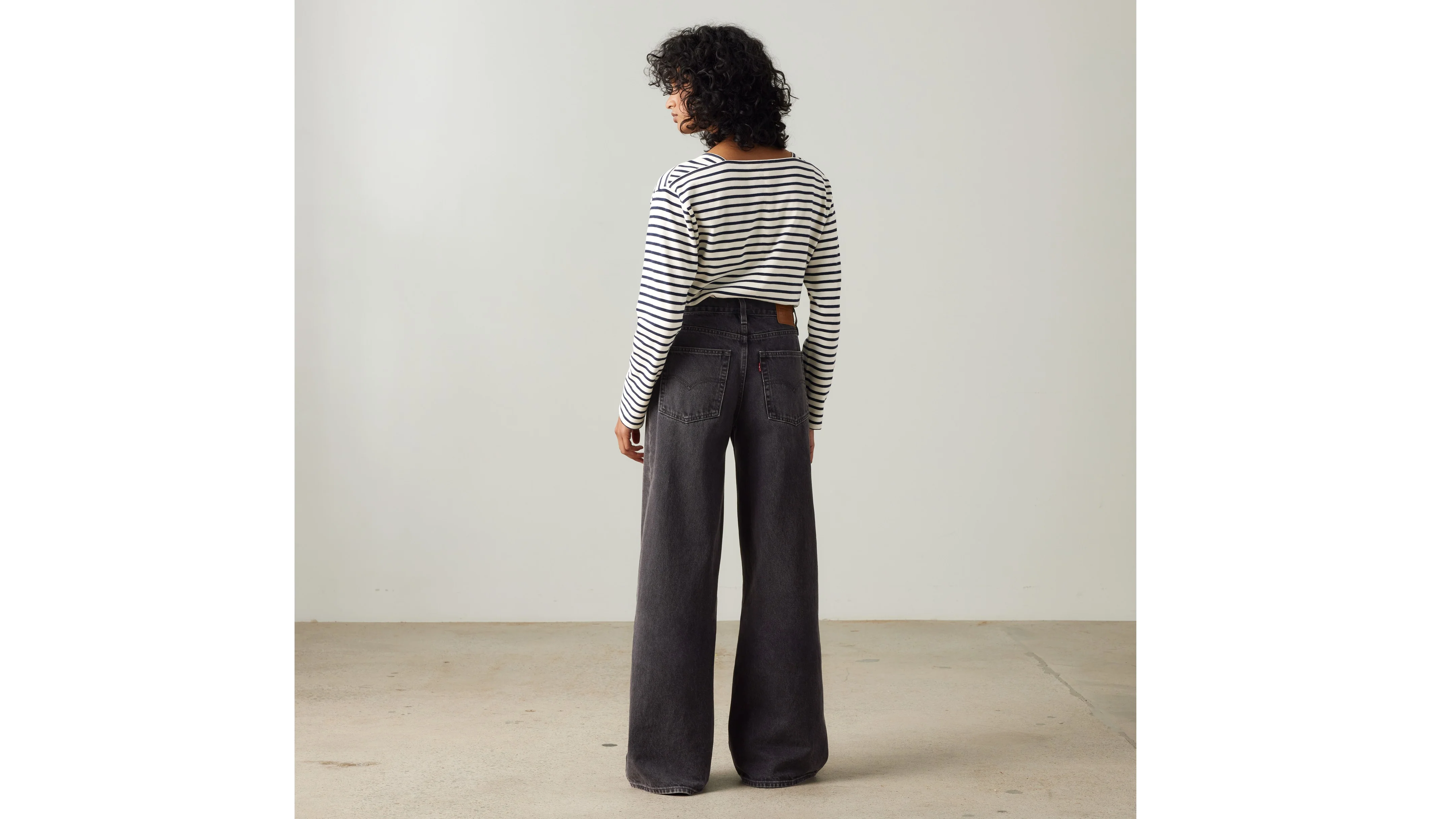 Levi's® Women's XL Straight Jeans - Image 3